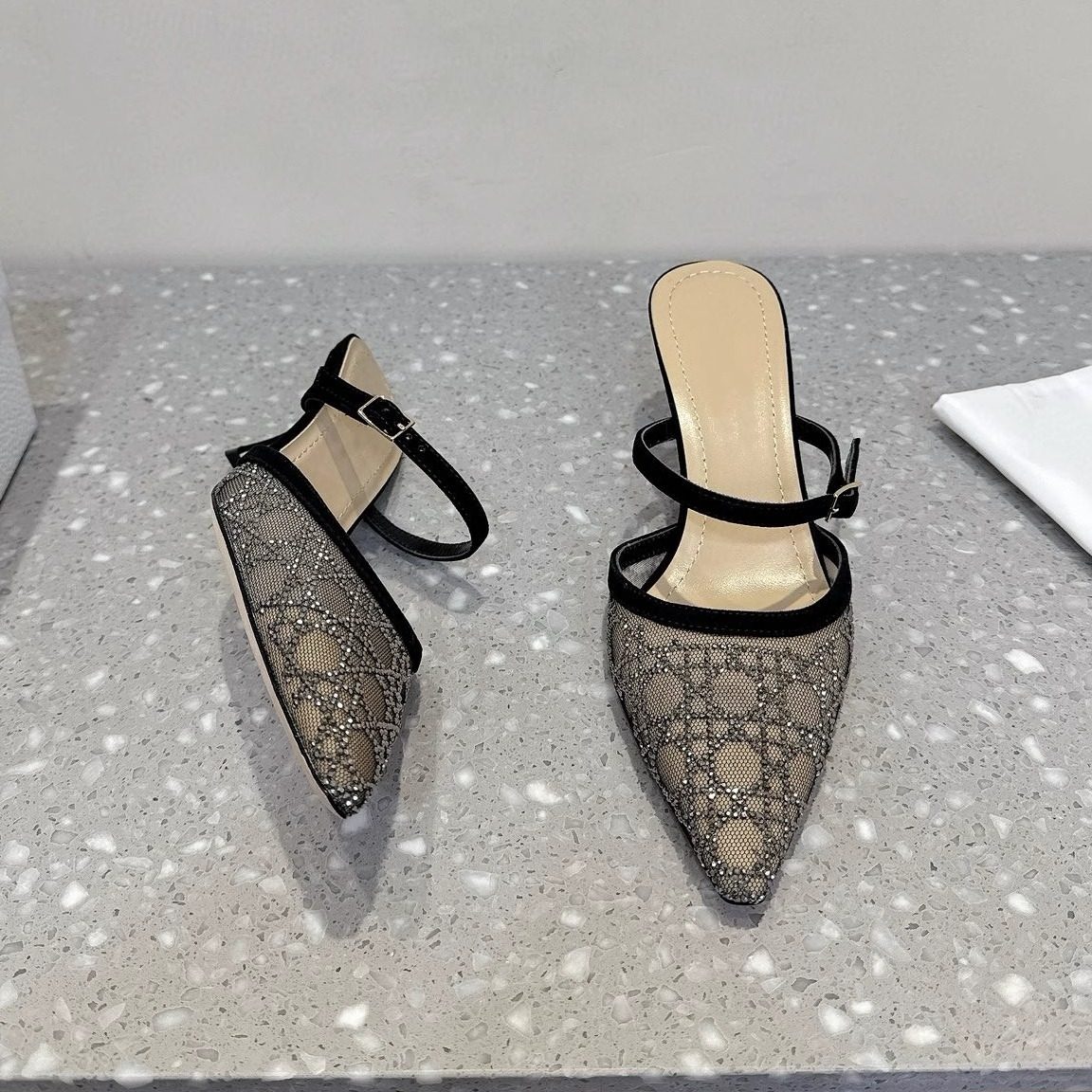 尖头一字带鞋2025早春夏季新款真皮网纱半拖鞋女外穿细中跟女凉鞋,淘宝优惠券,粉丝福利购,淘宝优惠卷