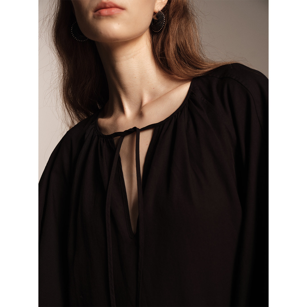 SOFTSELF雾绒诗秋季新款显瘦百搭黑色法式泡泡袖连衣裙女高级感