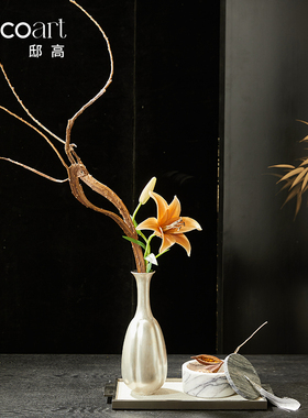 邸高酒店会议室桌面摆件花高级感