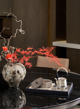 邸高公司前台背景展示柜装饰摆件