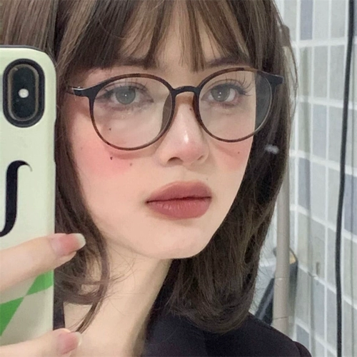 Матовые очки, изысканный стиль