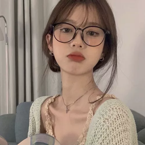 Матовые очки, изысканный стиль