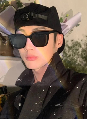 茶色墨镜男士开车防晒