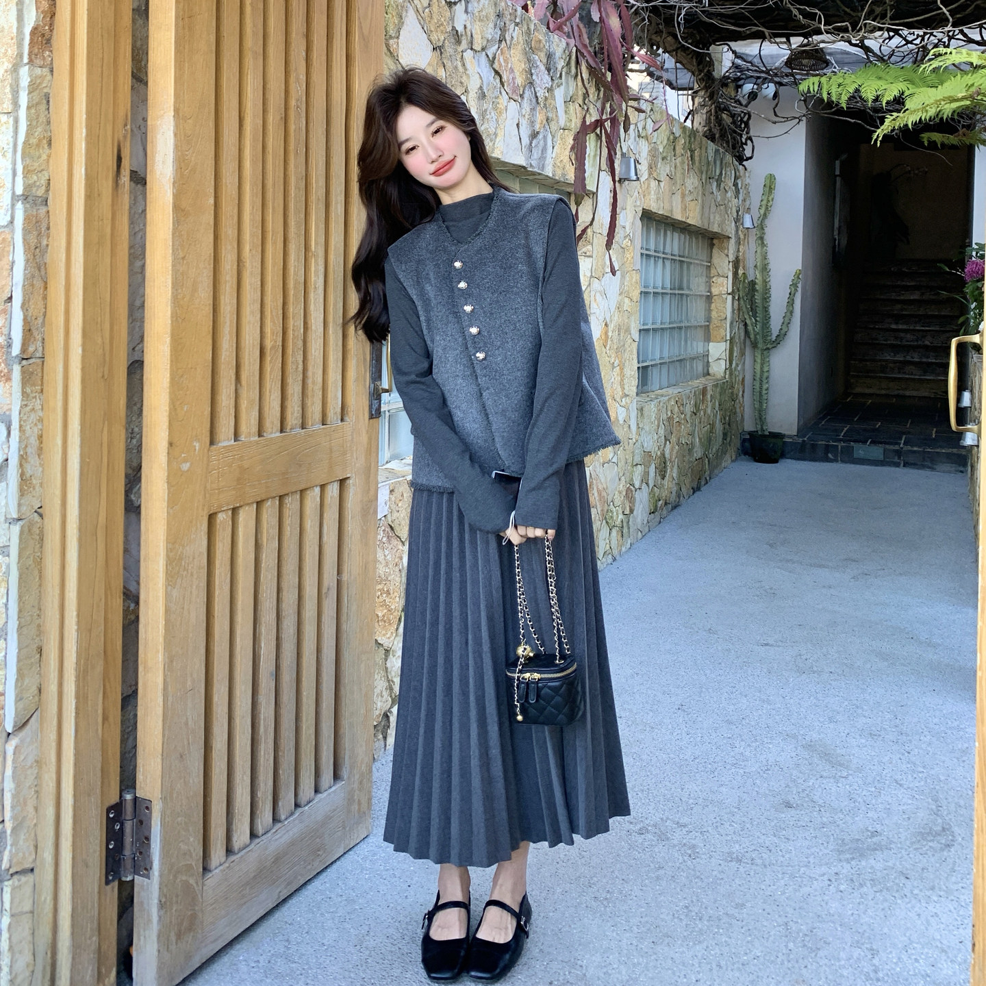 法式灰色套装裙女2026春秋季新款气质小香风毛呢马甲连衣裙两件套,淘宝优惠券,粉丝福利购,淘宝优惠卷