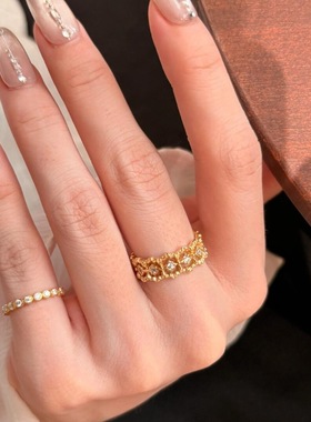 法式宫廷风蕾丝花边镂空排钻戒指百搭气质拉丝工艺时尚中古食指戒