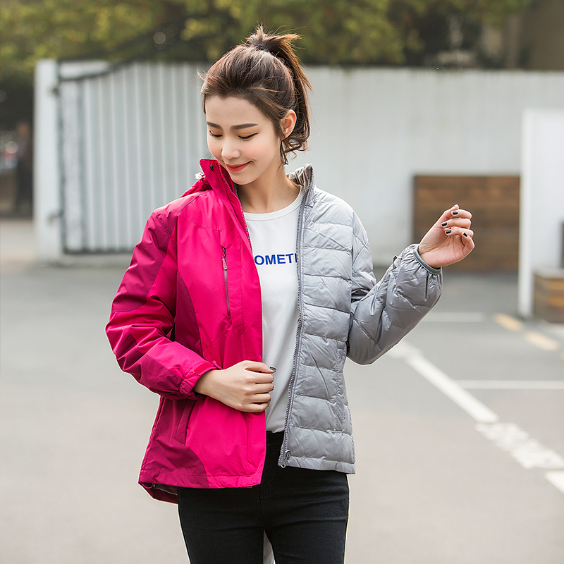 寒思羽绒服女款三合一冲锋衣外套防水防风登山运动休闲包邮8C70