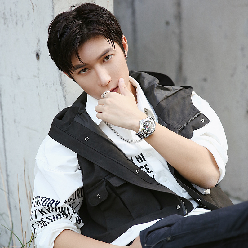 天王男士蓝鳍系列百米防水机械表 天王半小时国产腕表