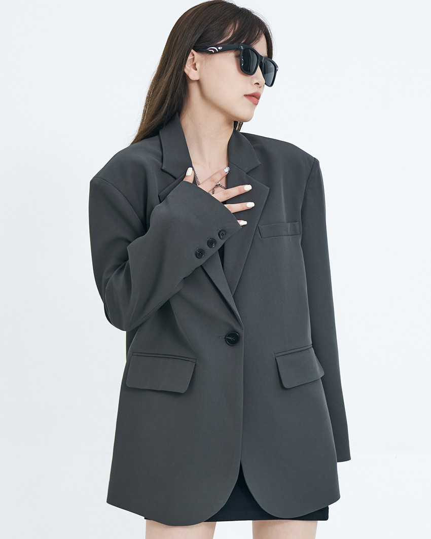 2024年春秋新款高级设计感灰色休闲宽松百搭显瘦韩版小西装外套女-图0