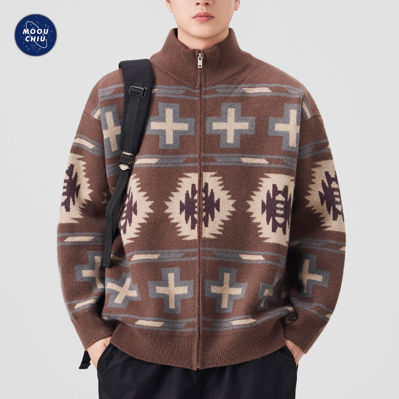沐丘男装∣秋冬新款费尔岛针织毛衫男士宽松开衫几何提花毛衣外套 - 图2