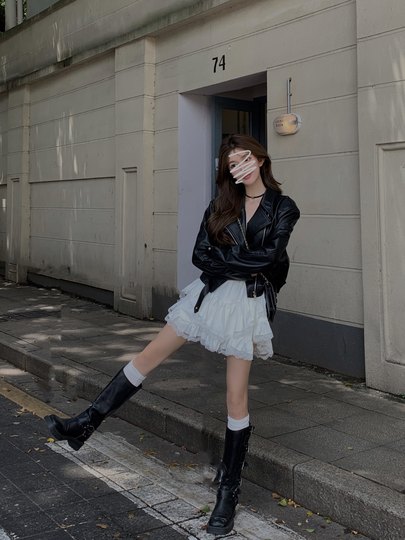 Waist slimming short lace suspender dress