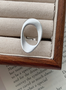 甜酷几何镂空雾面开口食指戒