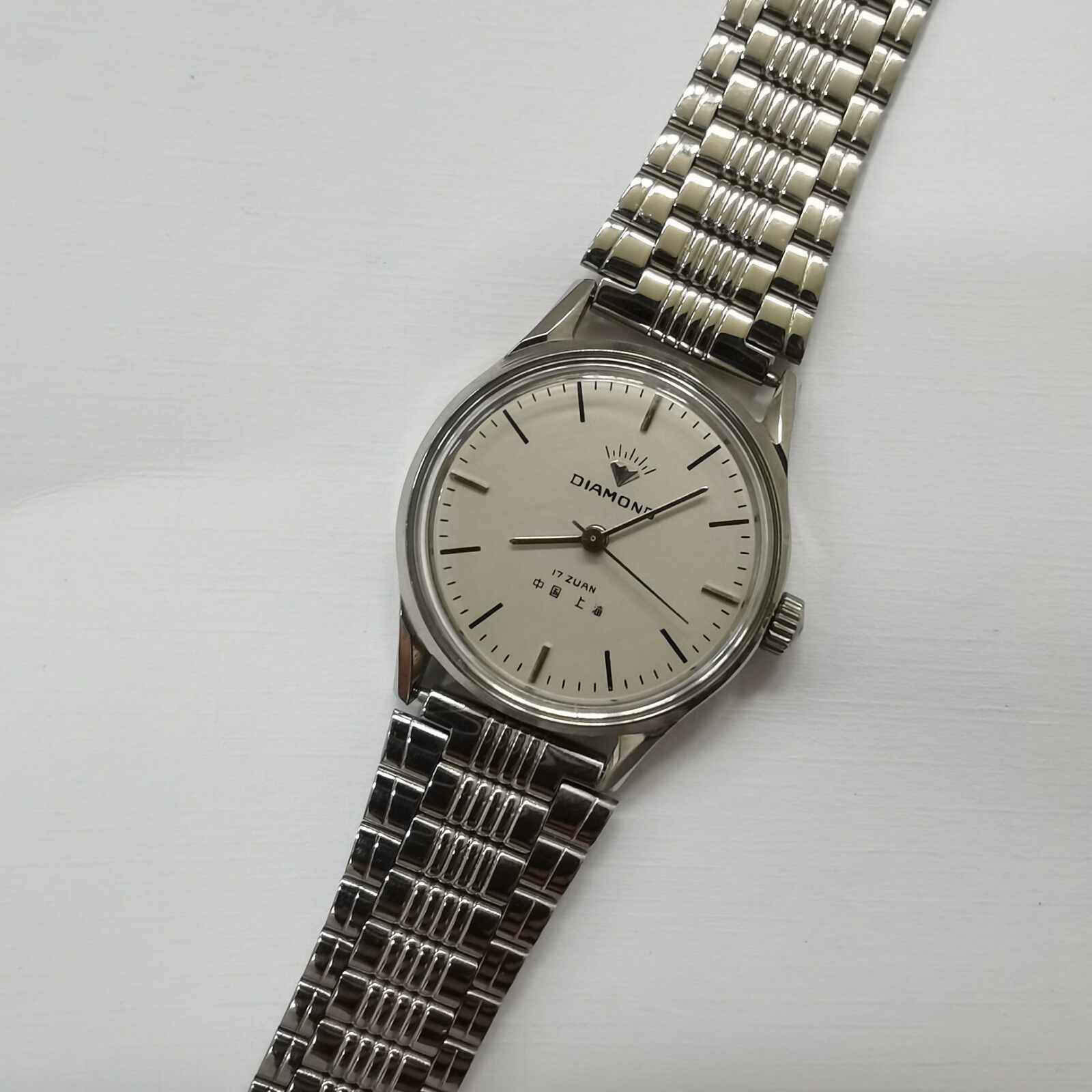 90年代上海厂生产钻石牌全新原装库存手动机械男表复古手动机芯