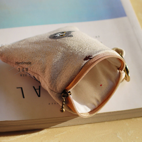 原创手作布艺猫咪刺绣钥匙包无线耳机包零钱包迷你收纳口红小布包 - 图3