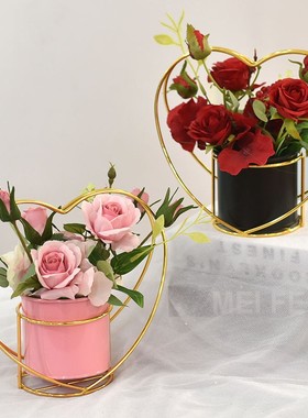 手提式爱心铁艺插花桶北欧轻奢金色手提花篮花器摆件花艺装饰