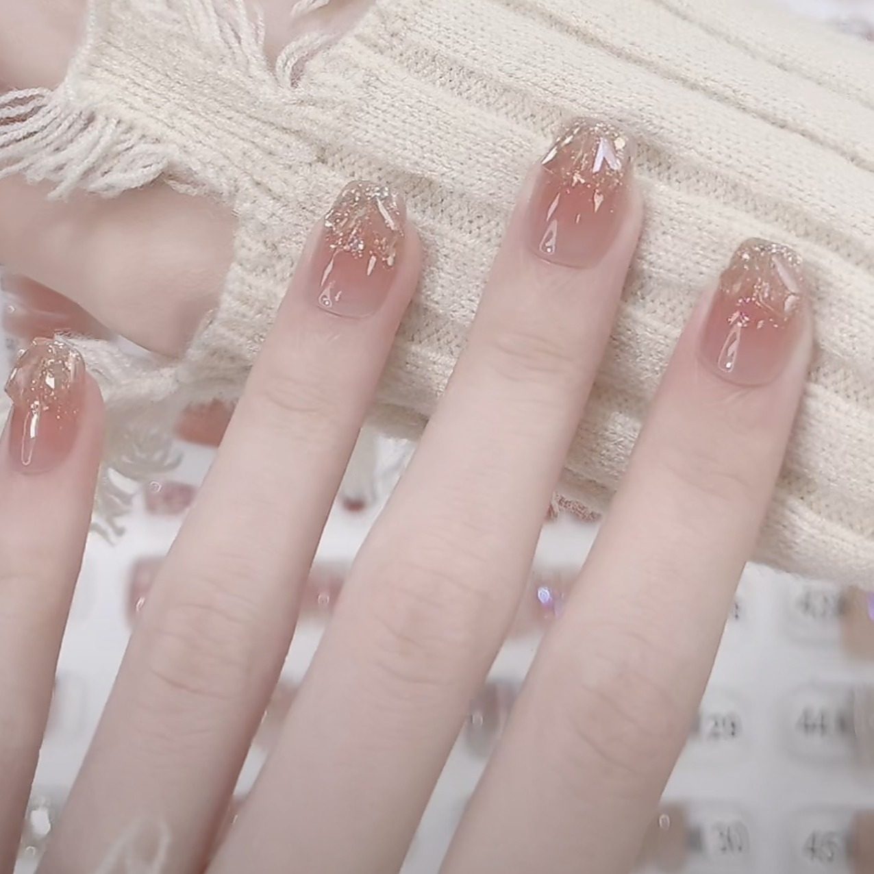 秋冬新年款蝴蝶结穿戴甲短款假指甲贴片成品高级感美甲片学生可用,淘宝优惠券,粉丝福利购,淘宝优惠卷