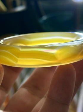 天然马料海洋玉髓高冰黄冰黄玉髓鱼鳞纹七彩虹膜玛瑙手镯冰透57口