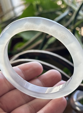 天然马料高冰白月光手镯冰冰透鱼鳞纹水墨飘沙白冰玛瑙泥鳅背镯62