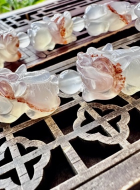 天然马料高冰白冰红朱砂同料雕刻红幽灵料冰料汽修手链手串挂件