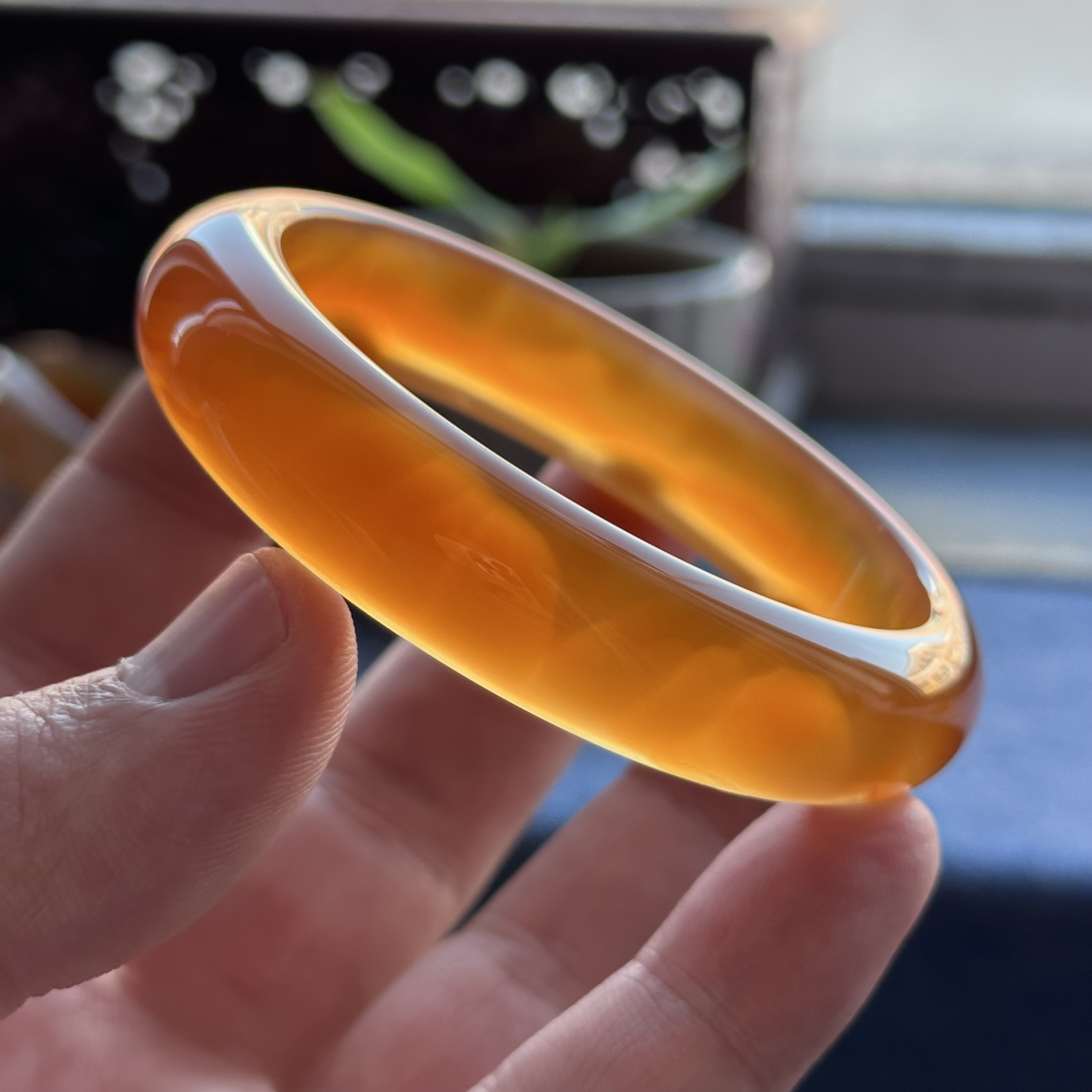 云臻阁天然高冰马料冰红鱼鳞纹红玛瑙手镯冰种玉髓镯子60口径