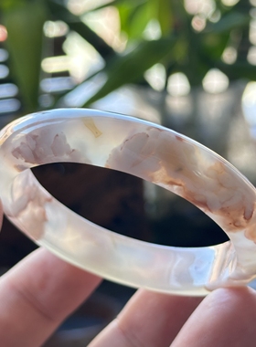 云臻阁天然马料海洋玉髓樱花冰透绽放雪白云朵红勾边玛瑙手镯53口