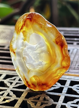 天然高冰江料原石一体巧雕生肖兔玛瑙刚冰红玛瑙吊坠挂件