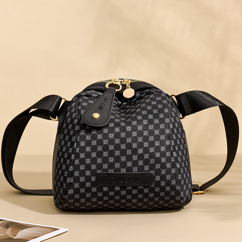 高级感斜挎包女2024新款潮流轻便贝壳包时尚百搭牛津布单肩包女,淘宝优惠券,粉丝福利购,淘宝优惠卷