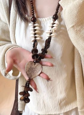 新中式棕色木珠椰壳爱心海螺项链