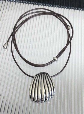 甜酷时尚棕色皮绳纹理贝壳项链女