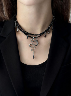 欧美个性黑尖晶串珠蛇形吊坠项链