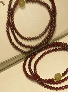 酒红色石榴石多圈石榴籽福牌手链