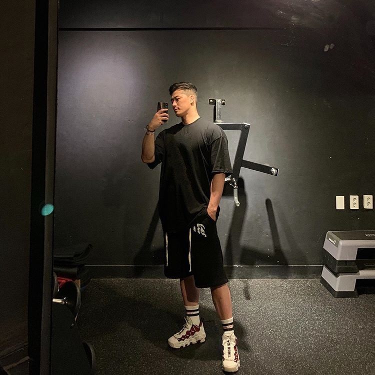 健身国际纯色运动短袖男T恤肌肉宽松欧码潮牌透气圆领半袖衫大码,淘宝优惠券,粉丝福利购,淘宝优惠卷