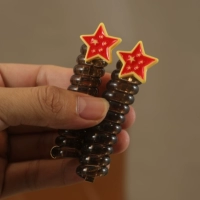 2 [красные трехмерные звезды]