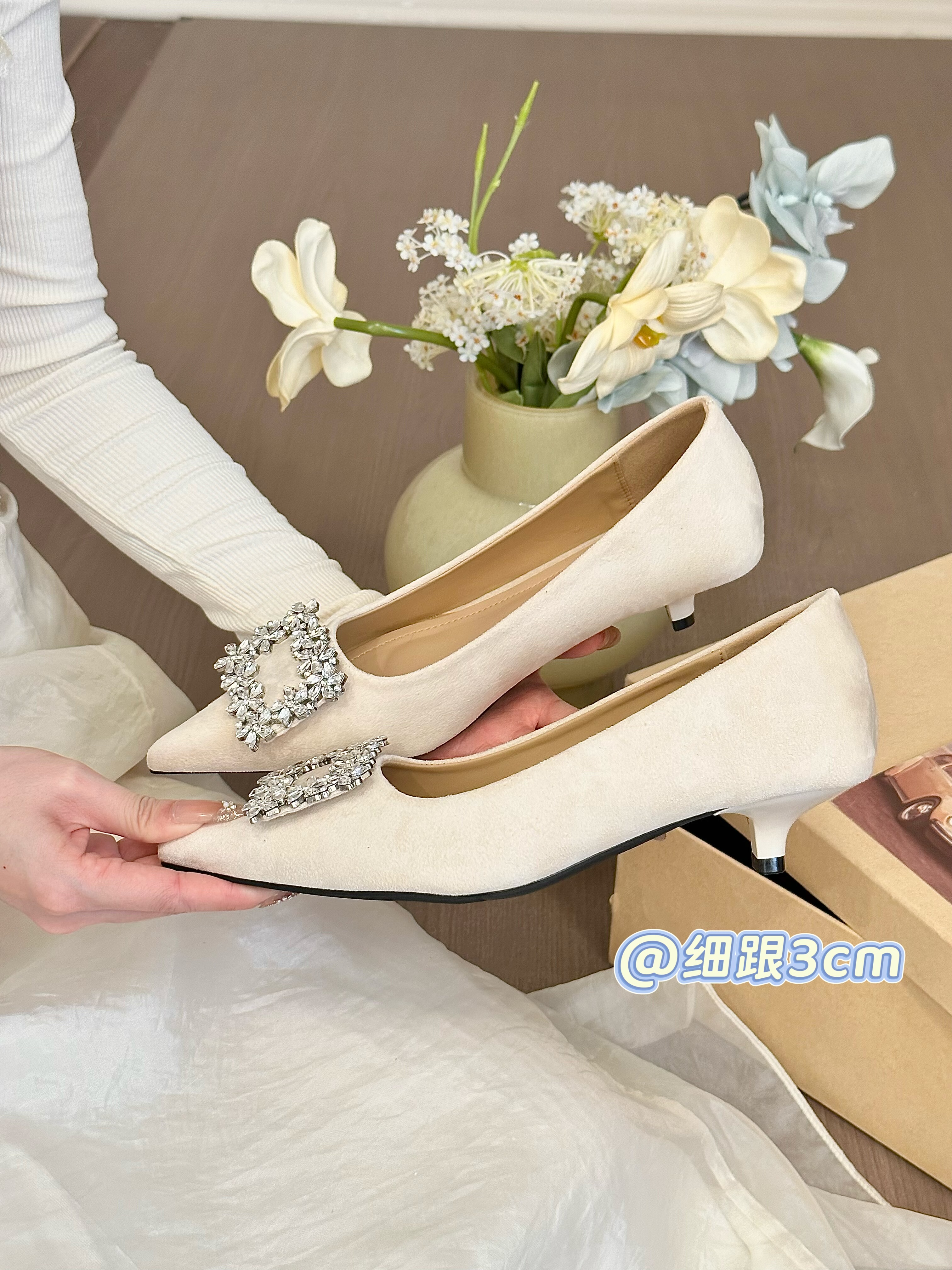 titing温柔春日杏！气质绒面尖头水钻方扣浅口单鞋女春猫跟单鞋,淘宝优惠券,粉丝福利购,淘宝优惠卷