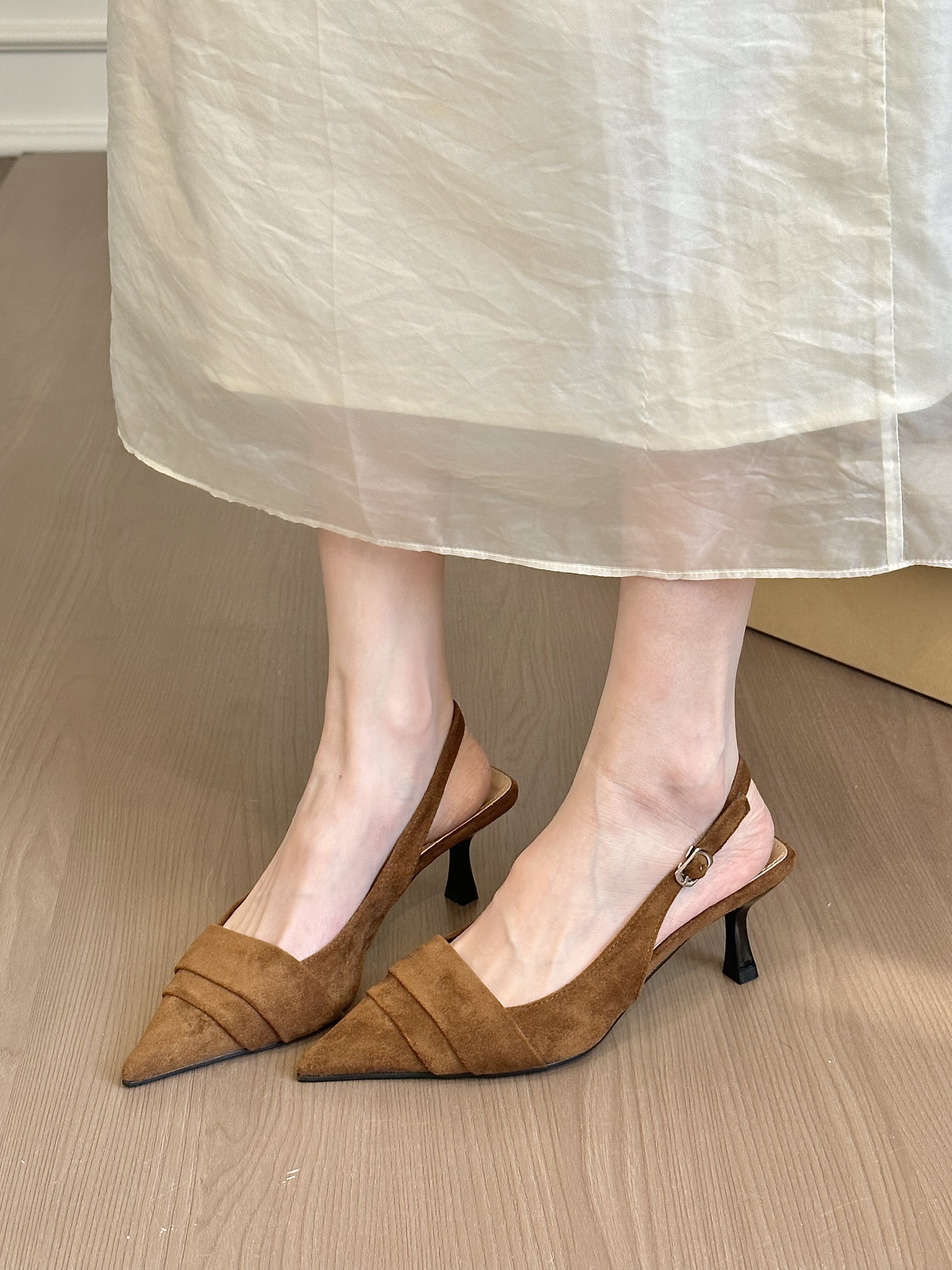 titing仙本那蓝！气质绒面尖头褶皱猫跟包头后空凉鞋女春高跟鞋,淘宝优惠券,粉丝福利购,淘宝优惠卷