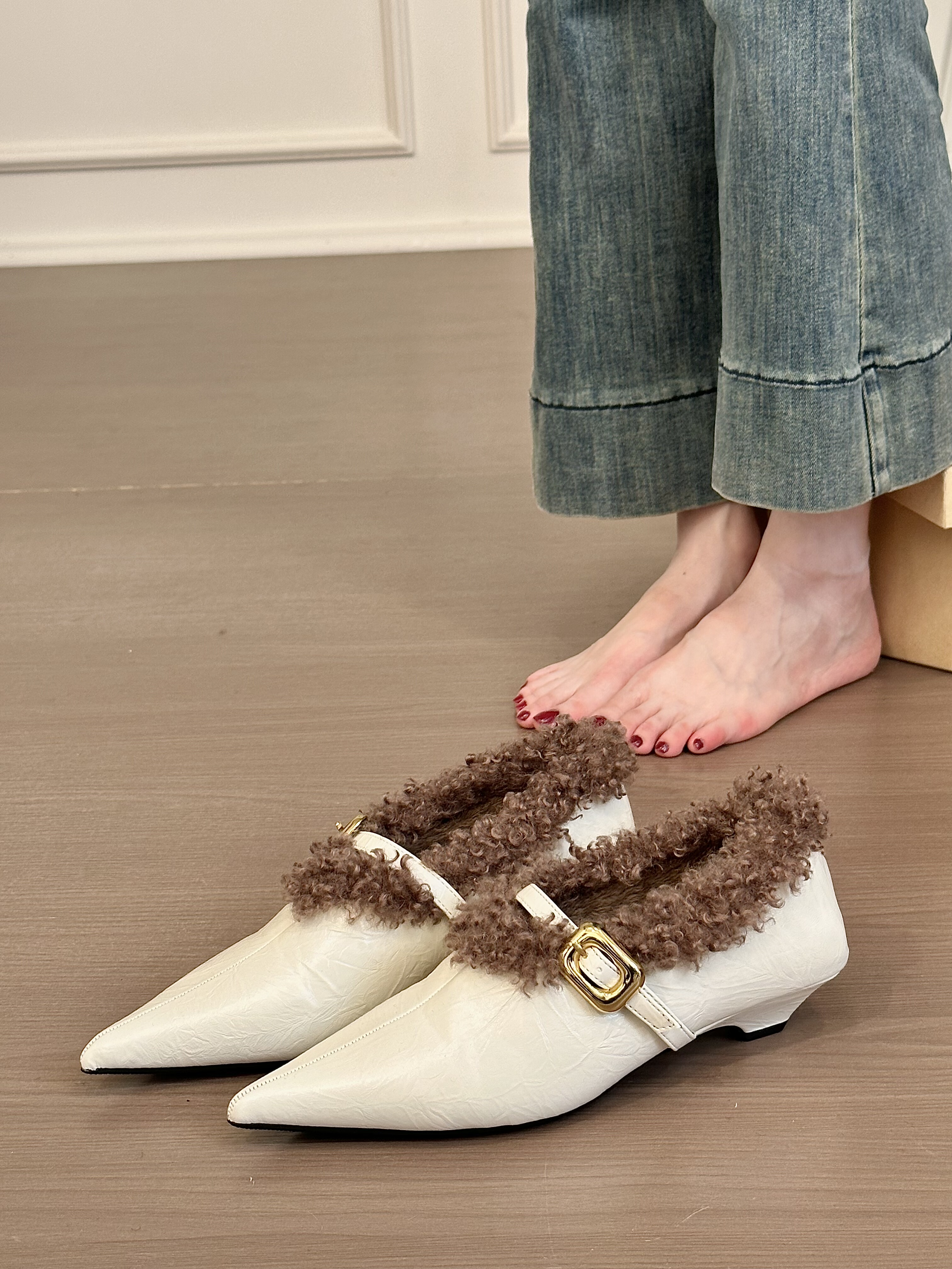 titing古早摩登！时髦尖头搭扣翻毛单鞋女秋韩版通勤加绒猫跟单鞋,淘宝优惠券,粉丝福利购,淘宝优惠卷