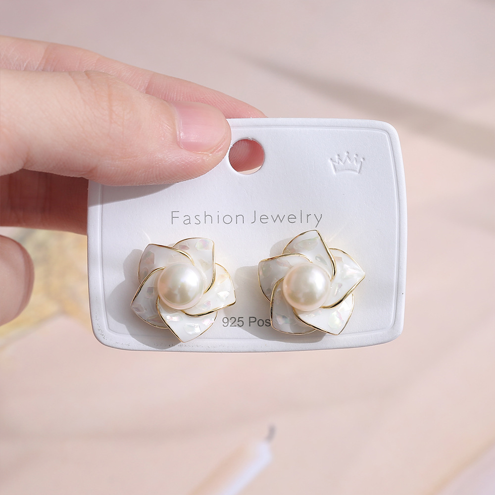 Dopamine Vault」栀颂.山茶花淡水珍珠碎贝高级感气质花朵耳钉女 - 图3