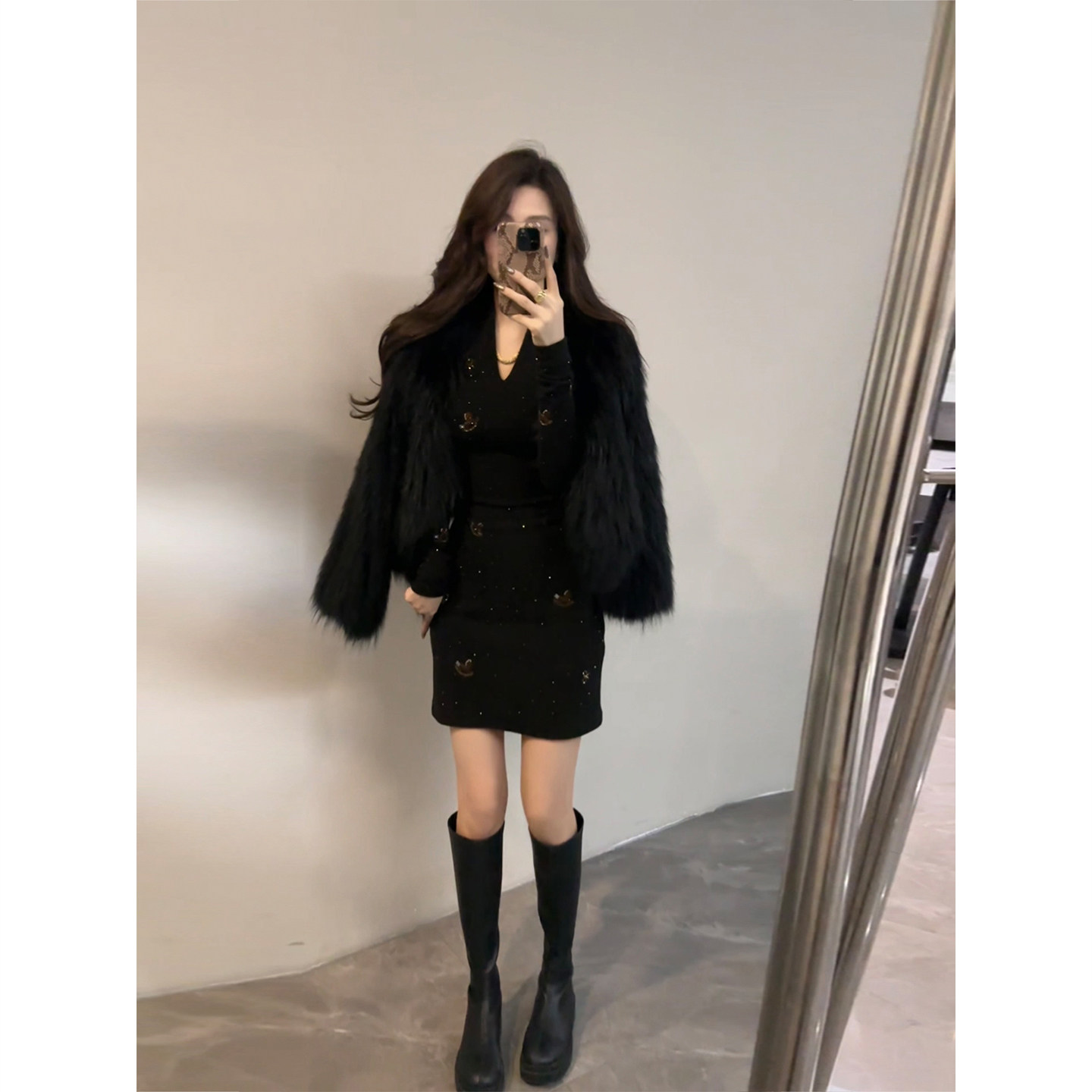 大婷婷 秋冬新款V领烫钻“马到功成”寓意印花显瘦连衣裙DT1780,淘宝优惠券,粉丝福利购,淘宝优惠卷