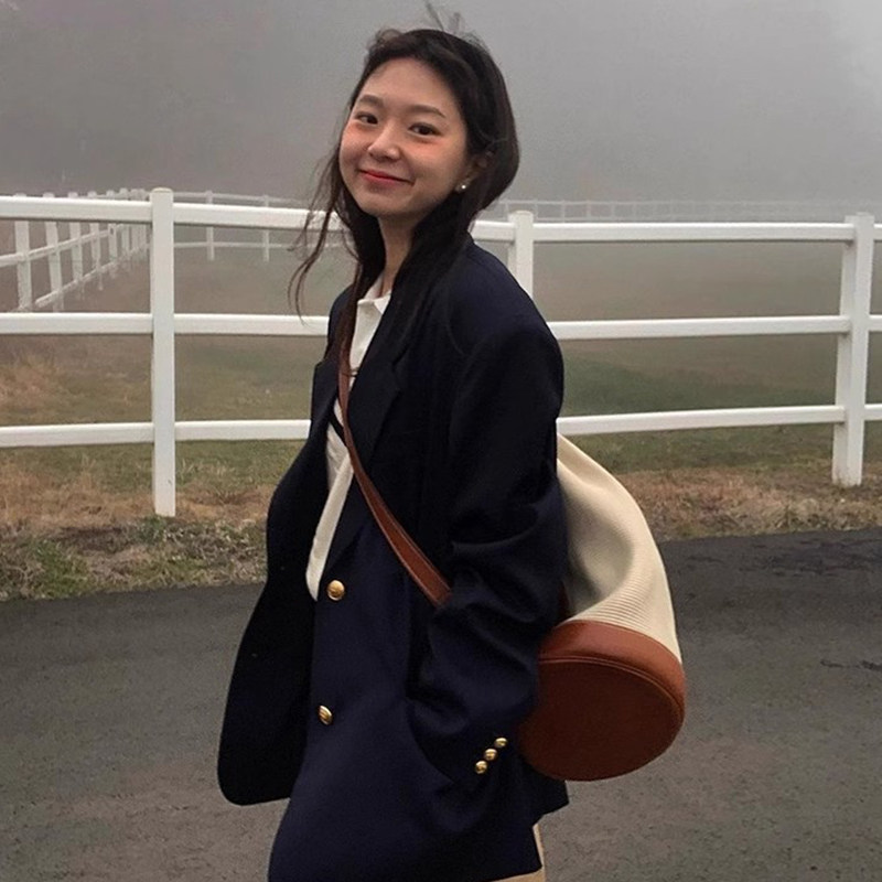 韩国chic秋季小众高级感西装领别致单排扣宽松百搭休闲西服外套女,淘宝优惠券,粉丝福利购,淘宝优惠卷