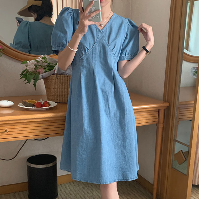 韩国chic夏季小众优雅V领拼接褶皱收腰显瘦泡泡袖A字连衣裙短裙女 - 图1