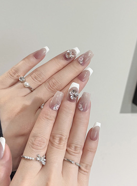 NailArt蔷薇穿戴甲高级显白中方中长椭圆ins纯欲风氛围感学生美甲