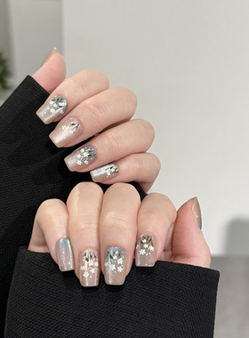 NailArt小野花穿戴甲高级显肤白短方款ins纯欲风氛围感美指甲贴片