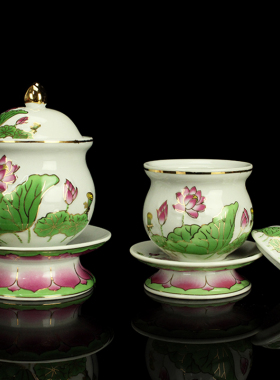 国顺浮雕莲花描金拜神佛用具陶瓷