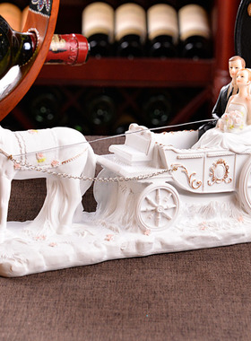 送闺蜜卧室酒柜结婚礼物马车摆件