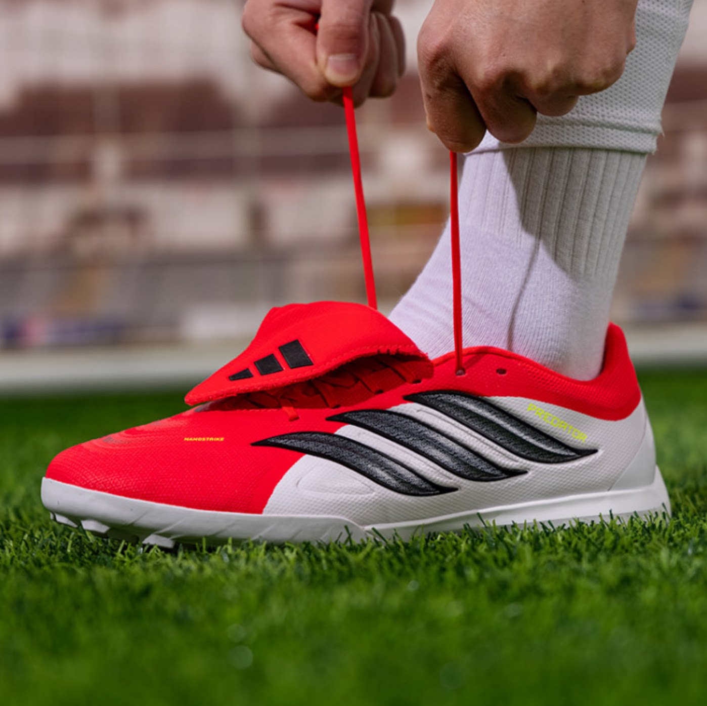 Adidas/阿迪达斯 PREDATOR LEAGUE 舒适低帮平跟足球鞋JR7873