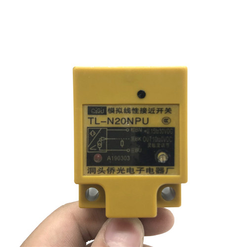 TL-N20NPU 位移传感器方形接近位移方形接近开关三线距离可调侨光 - 图1