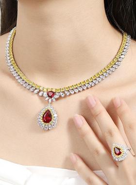 18K金镶嵌蓝宝石水滴形戒指