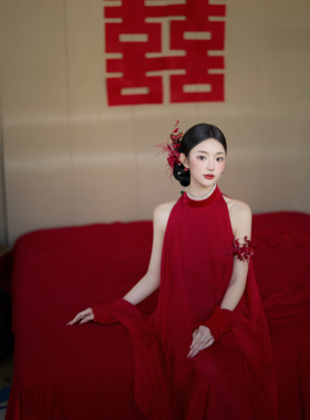 梨子手作原创设计新中式新娘头饰红色旗袍龙凤褂晨袍发饰羽毛绒花