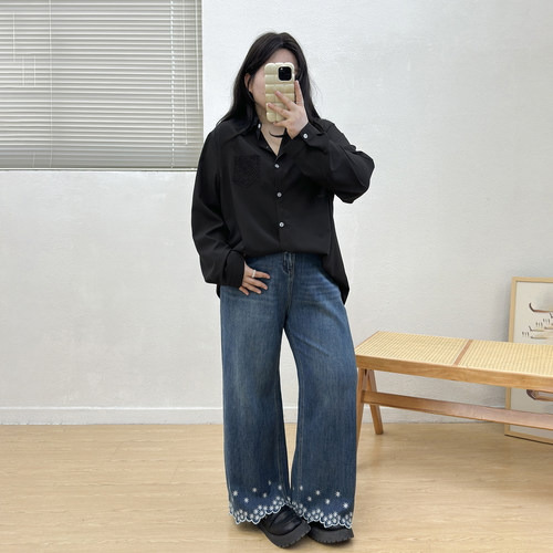 宛宛大码女装胖mm高级设计拼接蕾丝口袋长袖衬衫宽松显瘦秋季上衣 - 图2