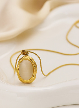 欧美ins风毛衣链感百搭锁骨链复古猫眼石椭圆吊坠钛钢项链