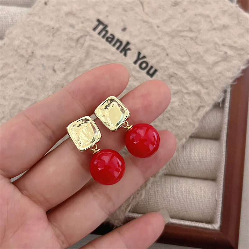 几何红珠子樱桃红珍珠耳钉一字拖气质百搭小众新年新款简约女耳饰,淘宝优惠券,粉丝福利购,淘宝优惠卷